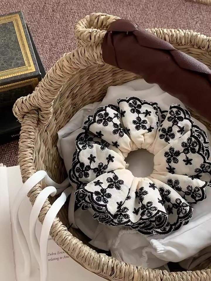 Peririne Scrunchie