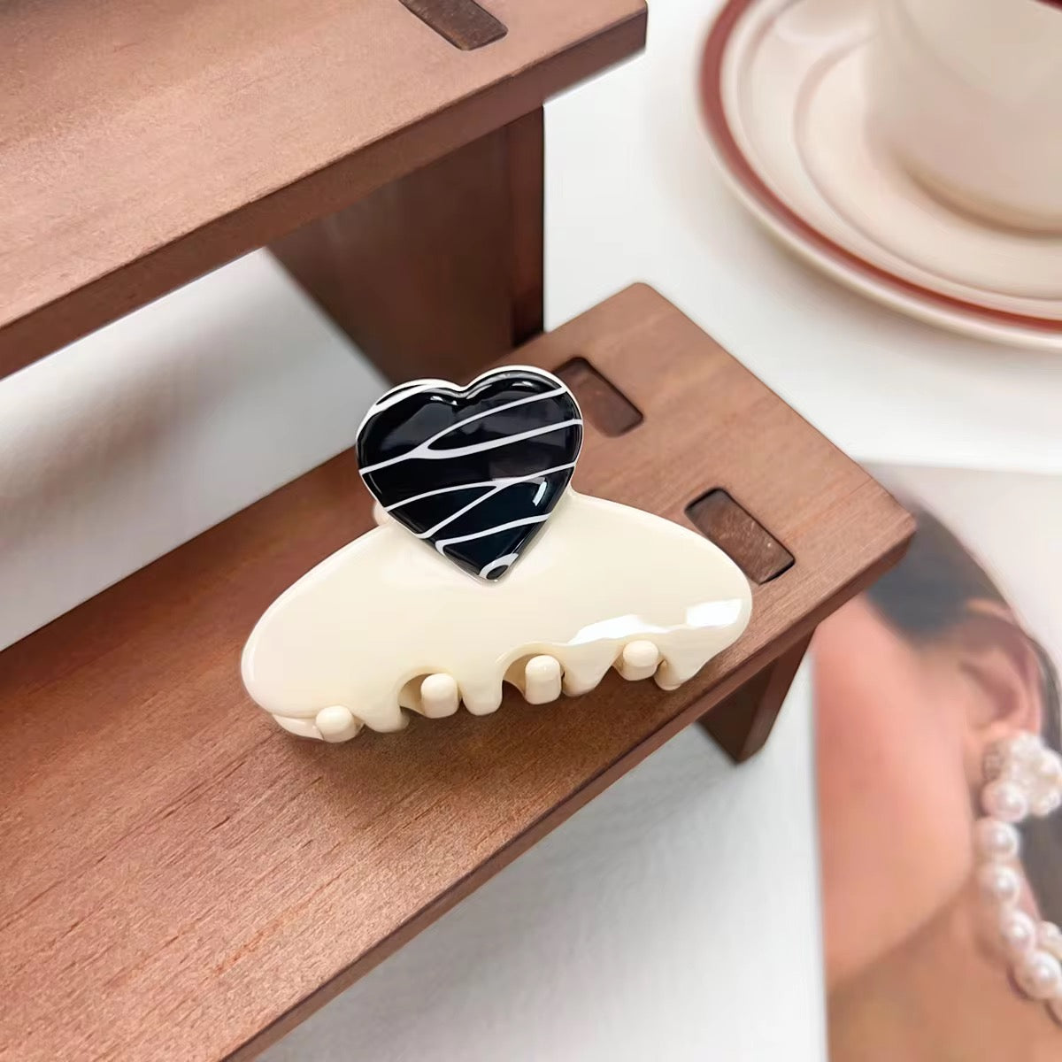 Meringue Claw Clip