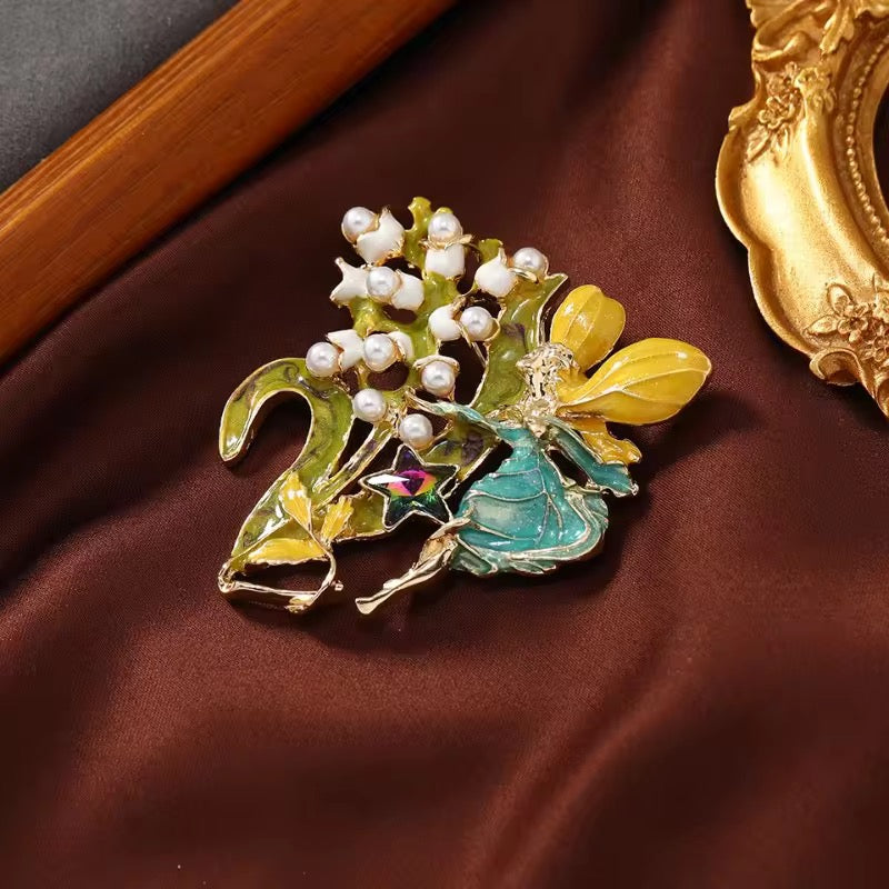 Meadow Hop Brooch