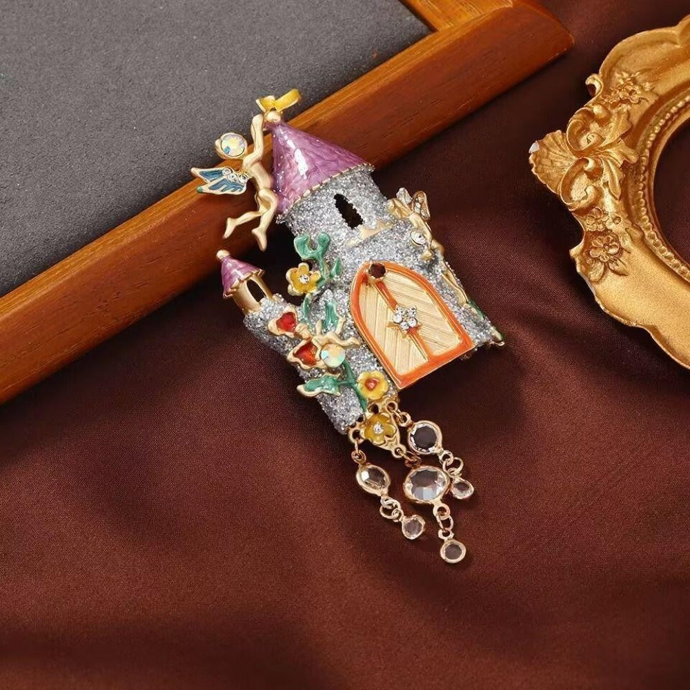 Pixie Nook Brooch