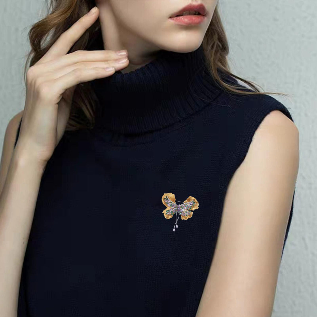 Flutura Zirconia Brooch