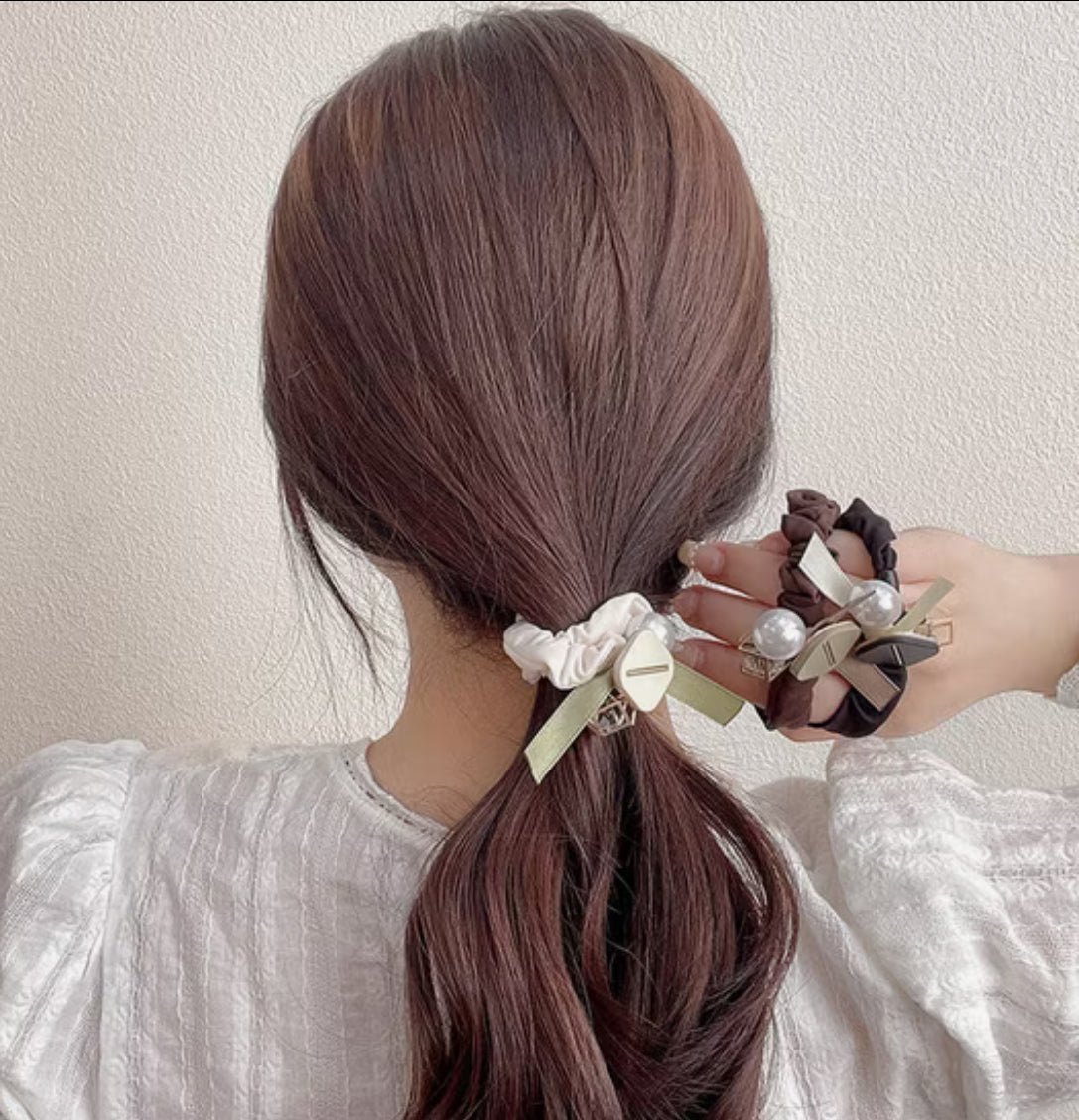 Pearl Whirl Hair Tie