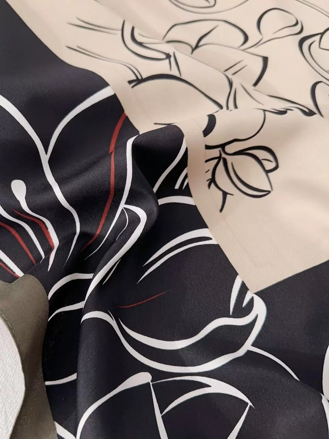 Lintin Silk Scarf (90x90cms)