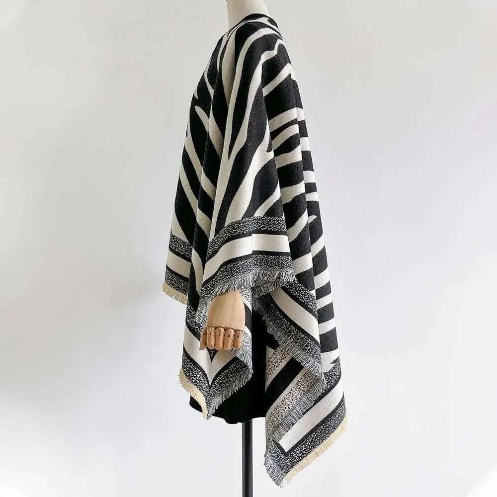 Arvella Monarque Poncho