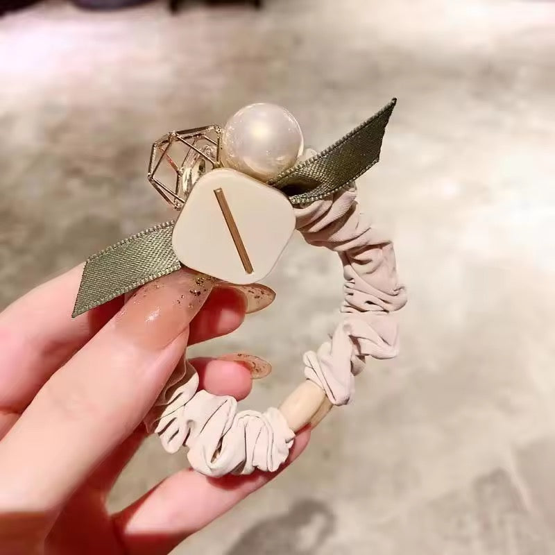 Pearl Whirl Hair Tie
