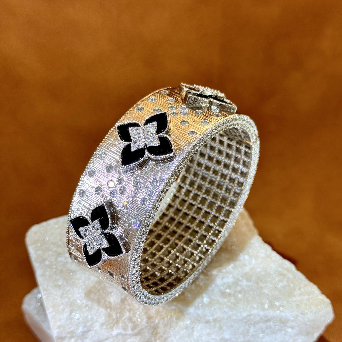 Vespera Enamel Clover Cuff Bracelet (Silver)