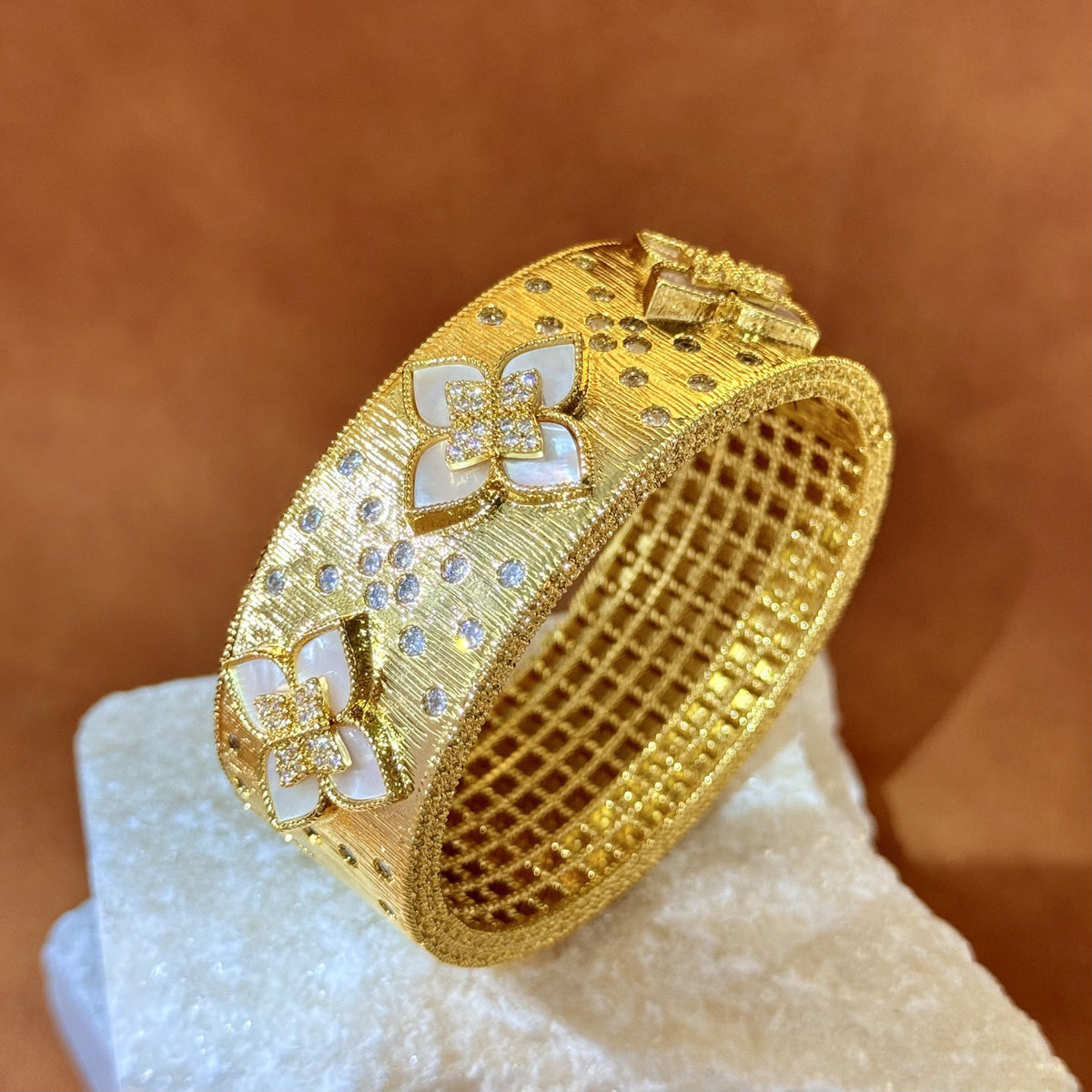 Vespera Enamel Clover Cuff Bracelet (Gold)