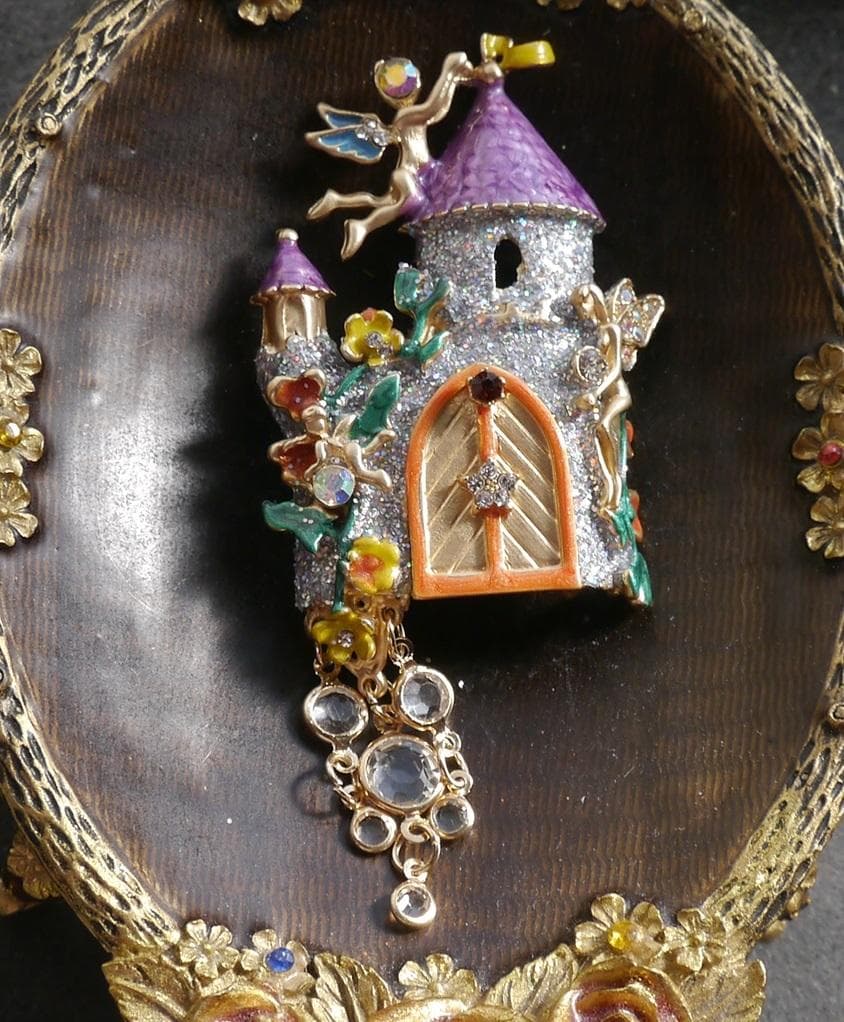 Pixie Nook Brooch