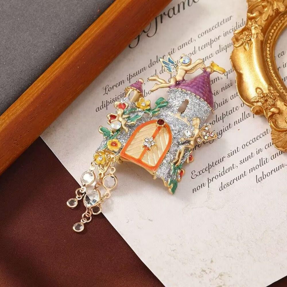 Pixie Nook Brooch