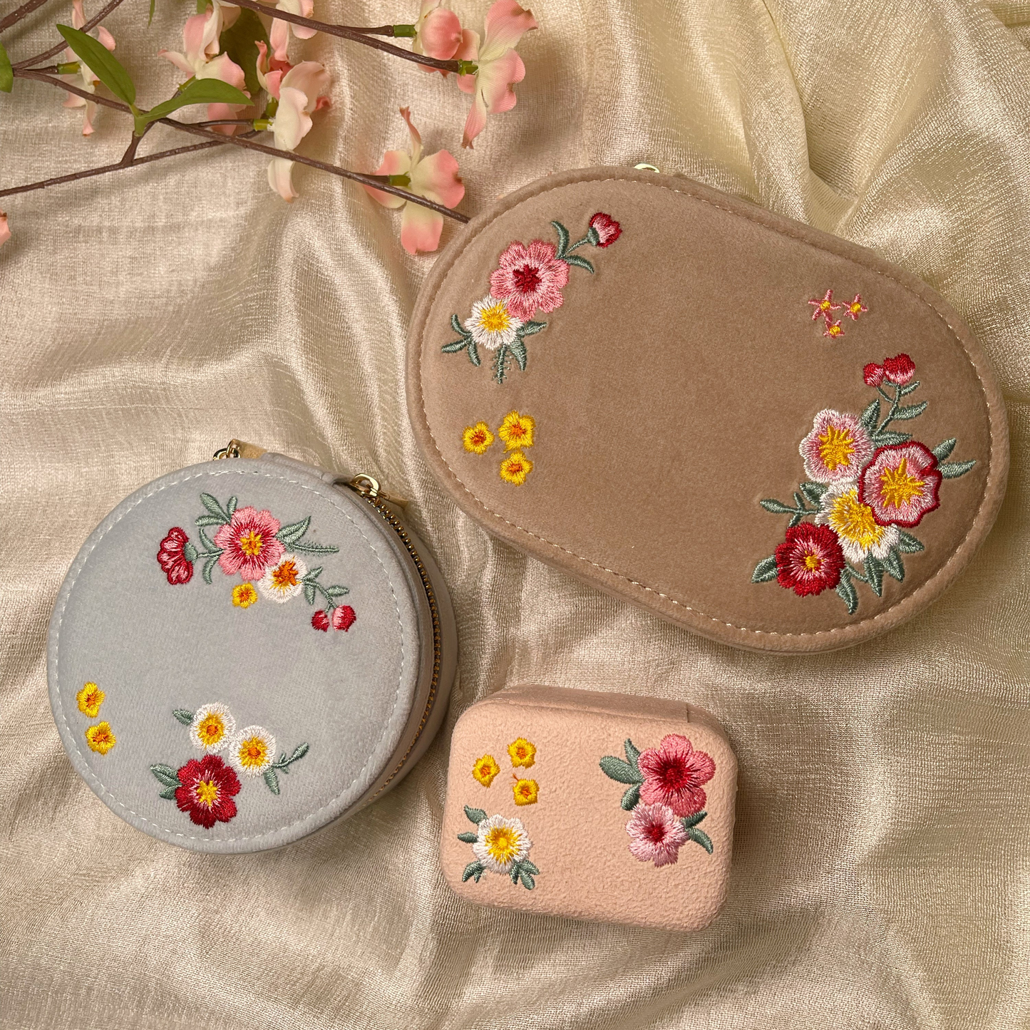 Pine Round Embroidered Jewelry Box