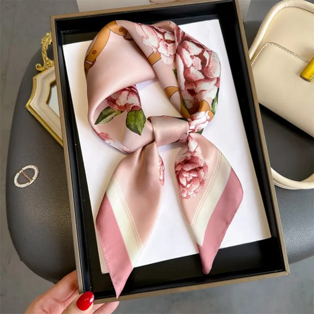 Bellvno Silk Scarf (70x70cms)