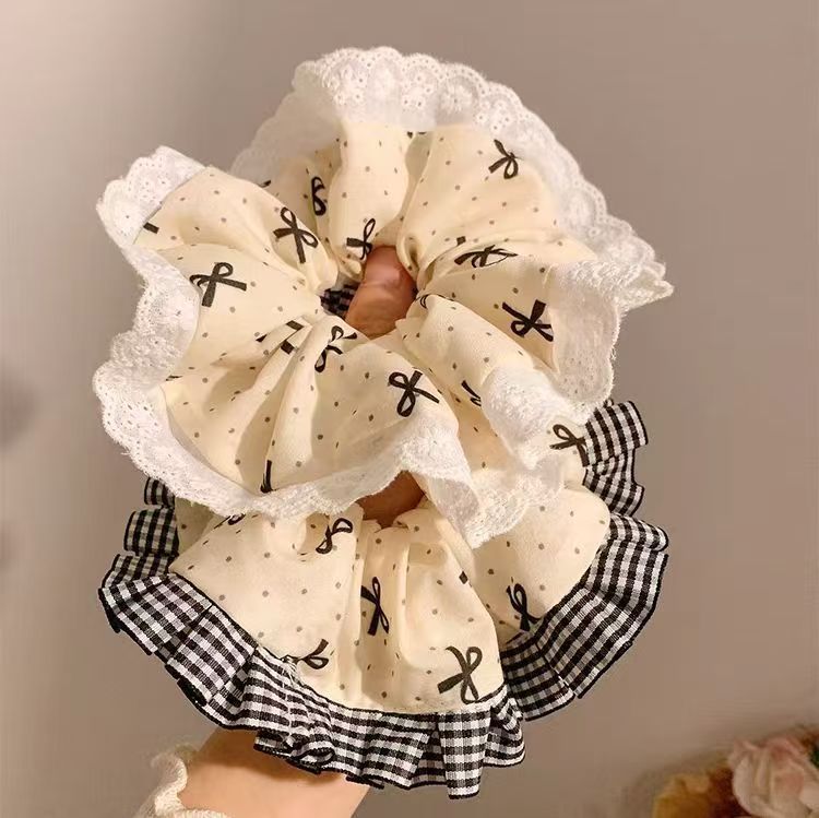 Dainty Scrunchie