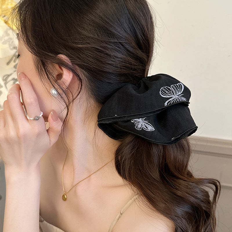 Zyvira Scrunchie