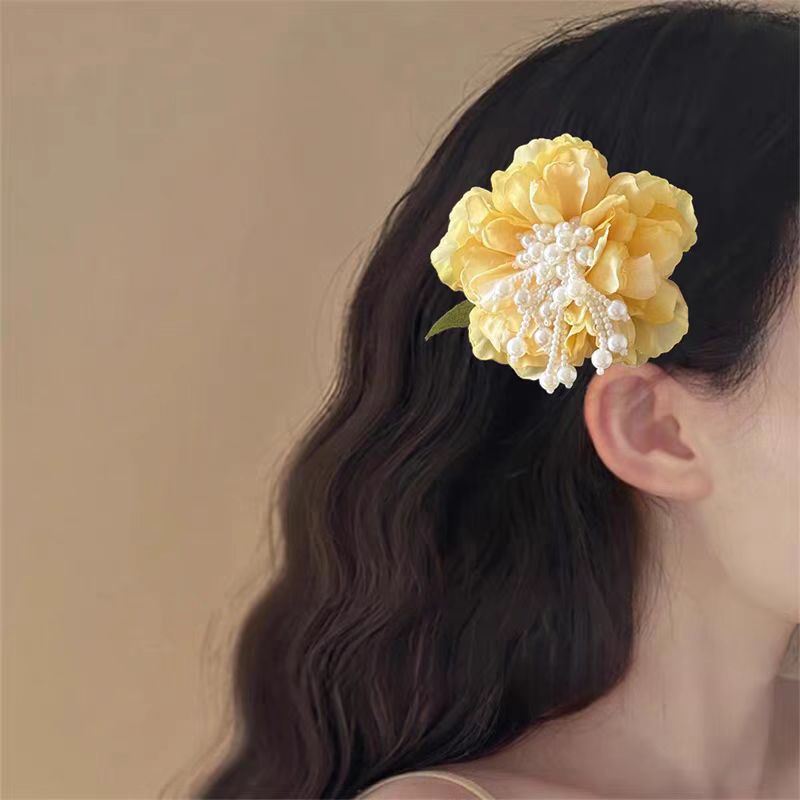 Sunny Petal Clip
