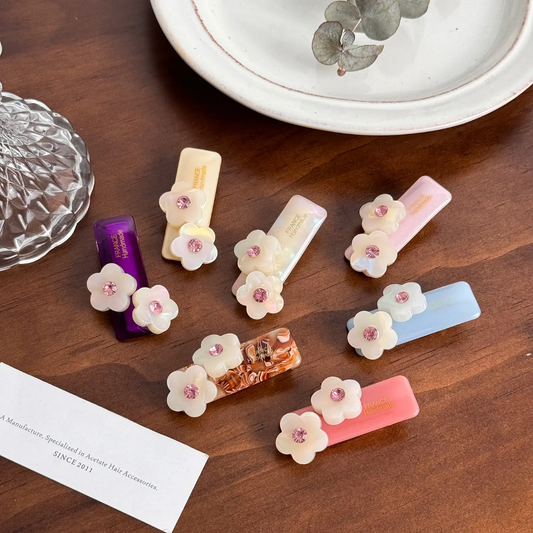 Blooming Tales (Side Pin)