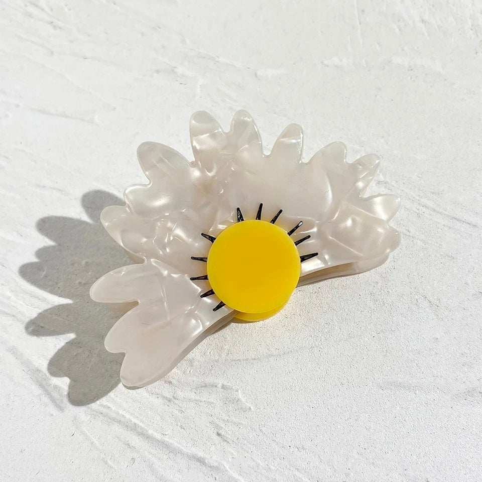 Daisy white Claw Clip