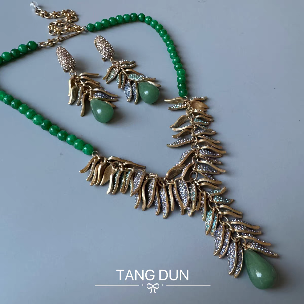 Auraline Jade Stone Leaf Antique Necklace