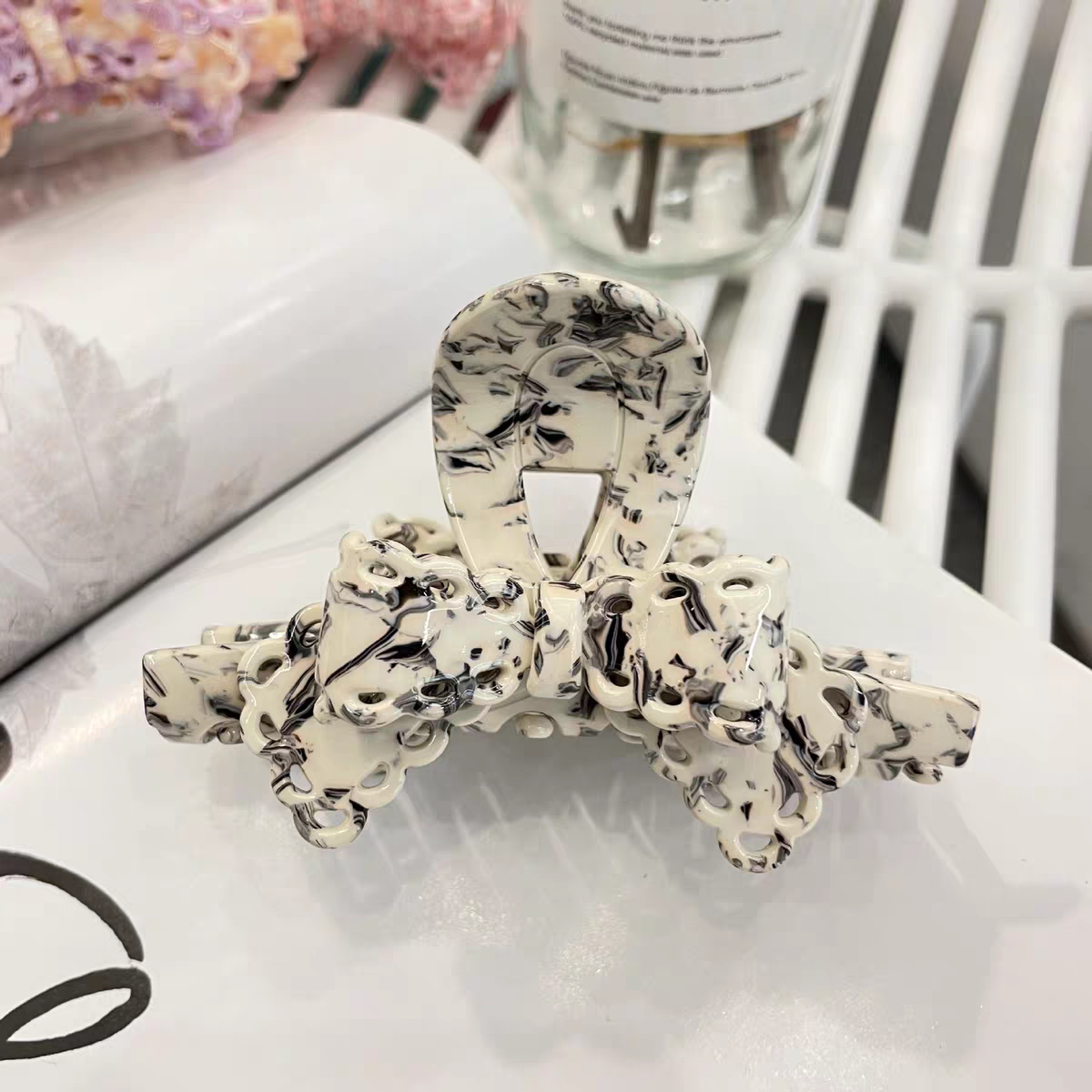 Blossom Bite Claw Clip