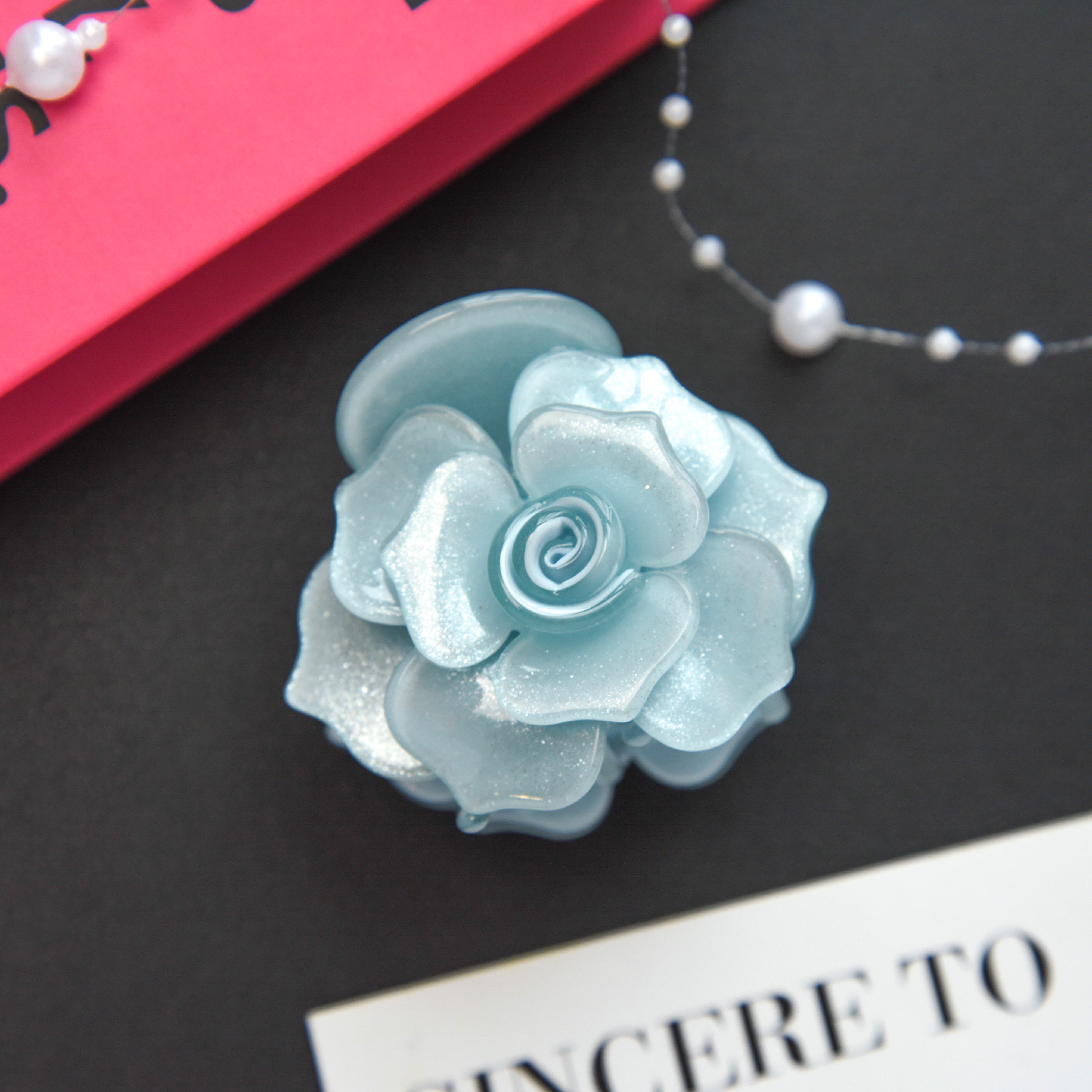 Primrose Claw Clip