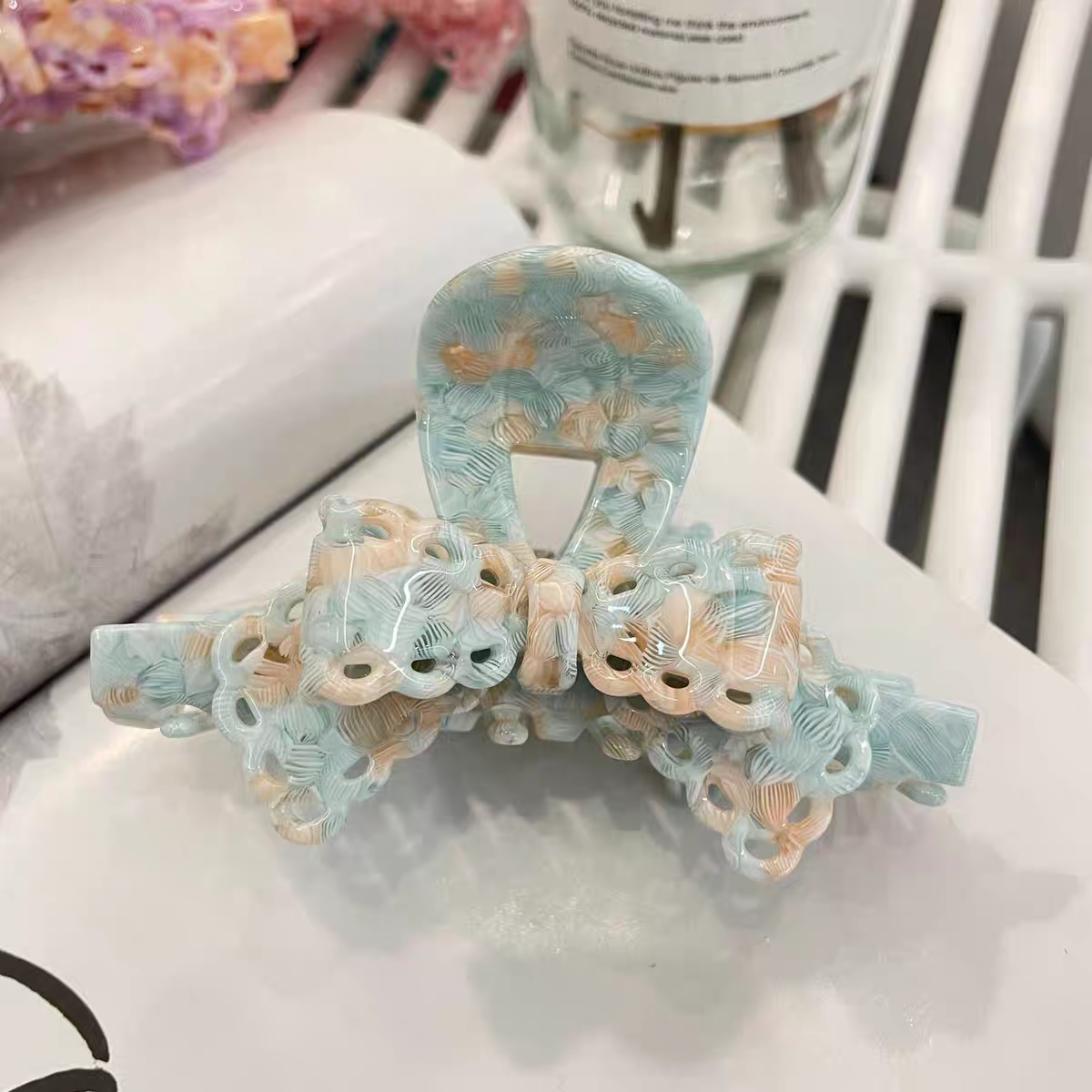 Blossom Bite Claw Clip