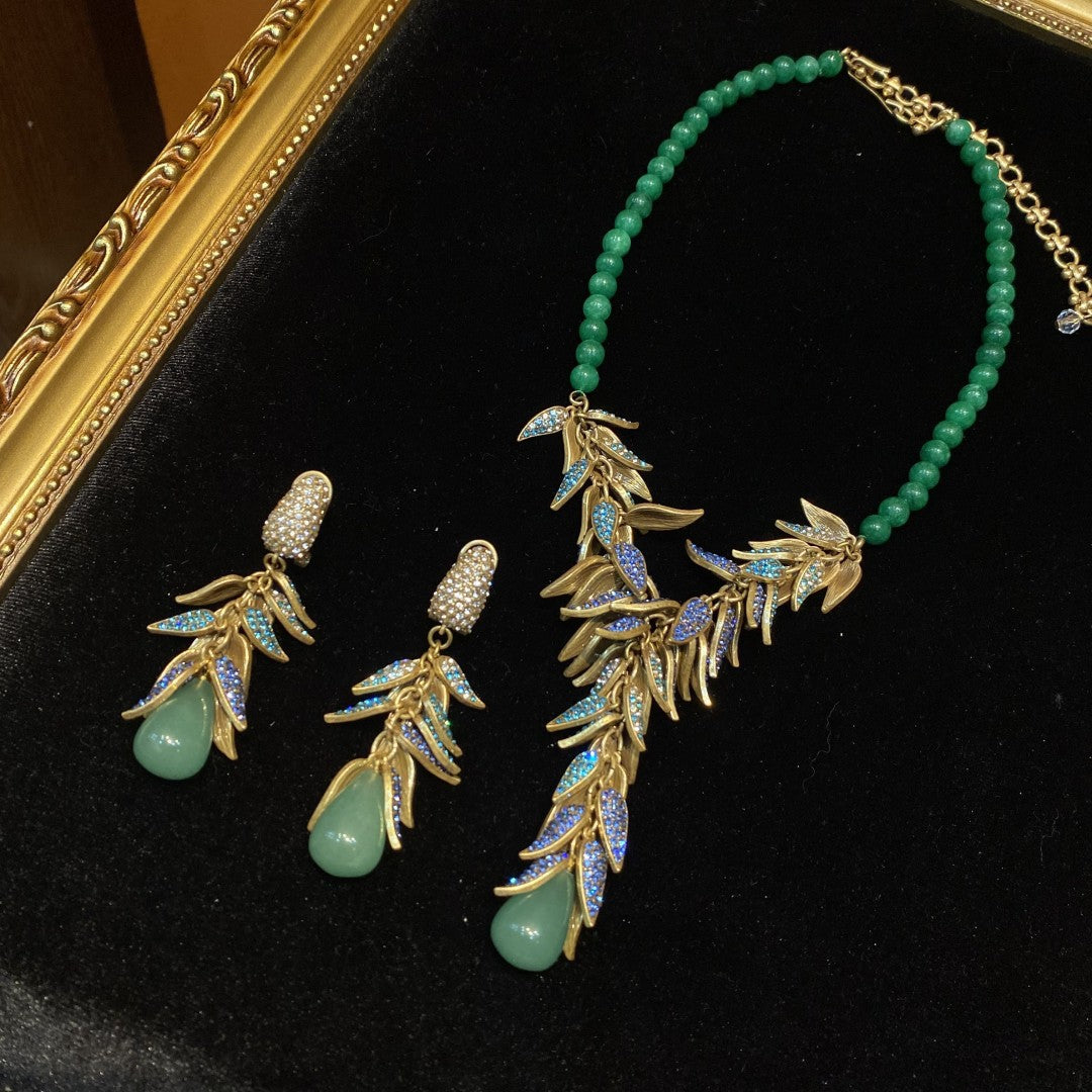 Auraline Jade Stone Leaf Antique Necklace