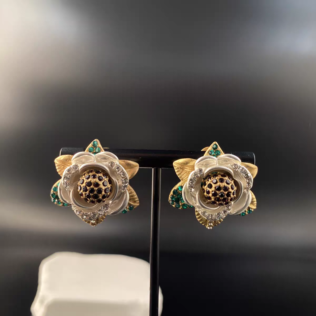 Golden Daisy Antique Earrings