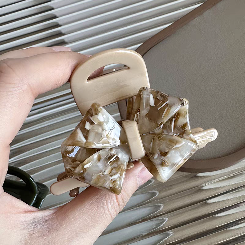 Retro Claw Clip