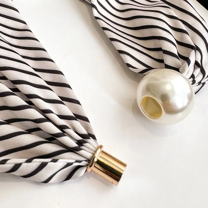 Tiya Magnetic Buckle Scarf with Pearl
