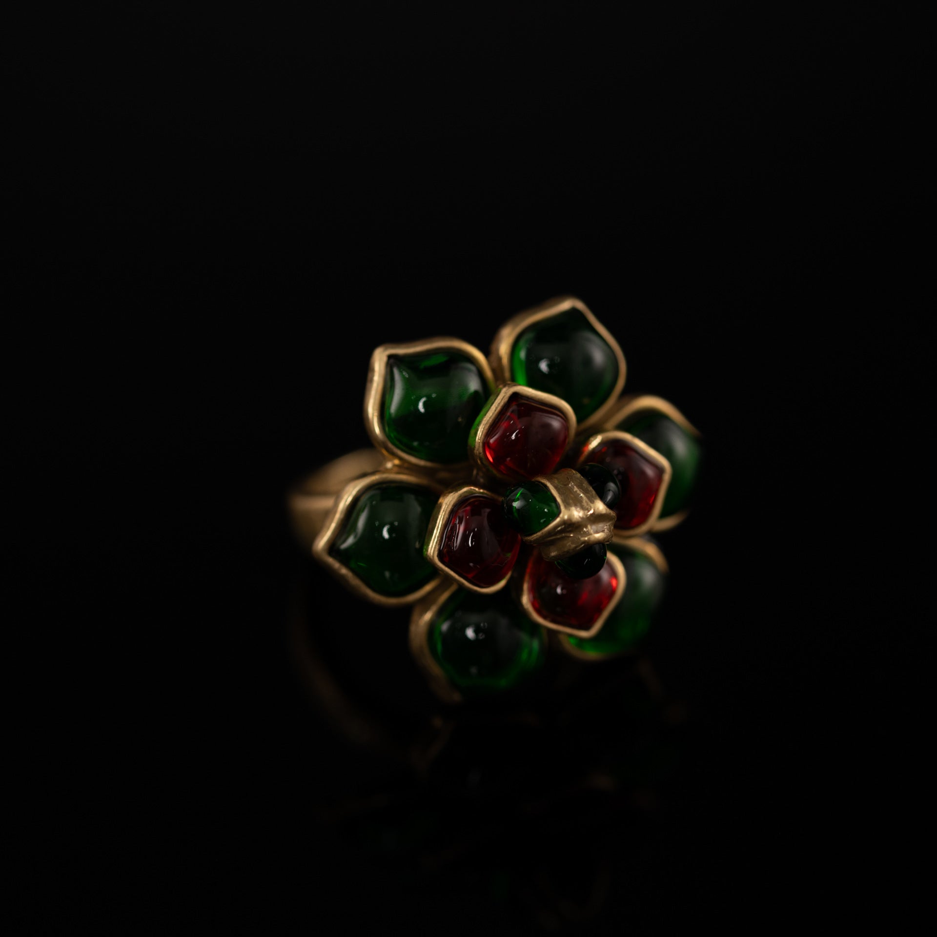 Camellia Antique Ring (Green)