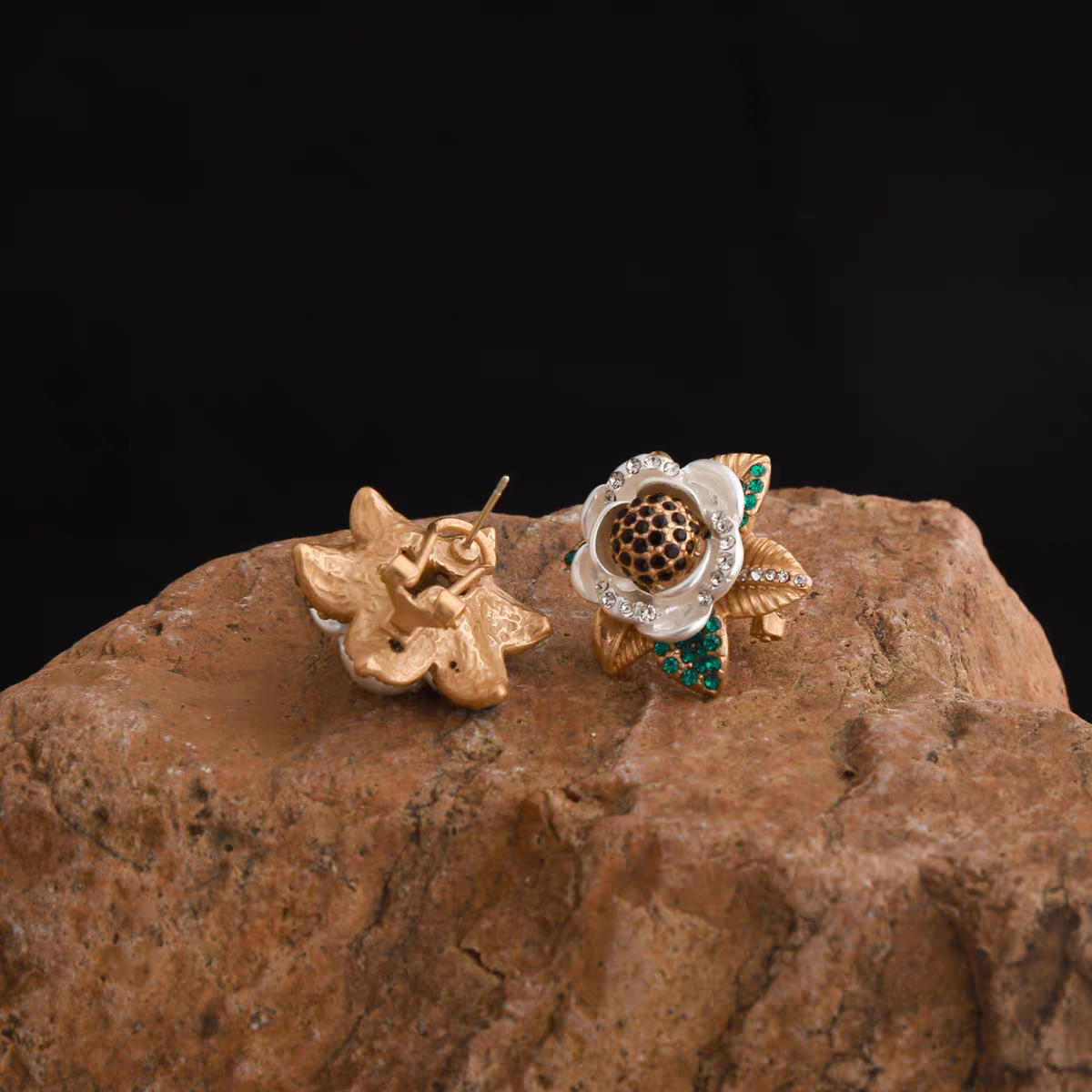 Golden Daisy Antique Earrings