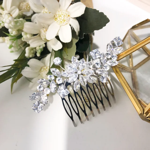 Noelle Zirconia Haircomb