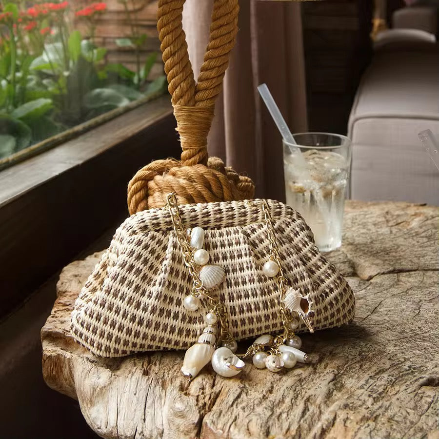 Ielora Evening Bag With Shell Chain