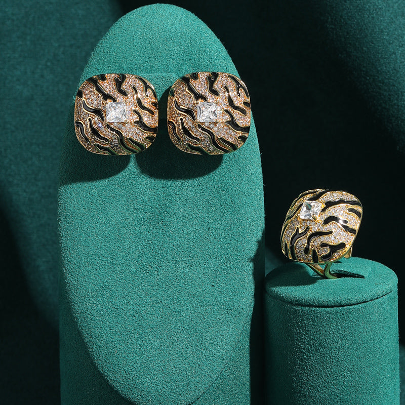 Golden Onyx Antique Earrings