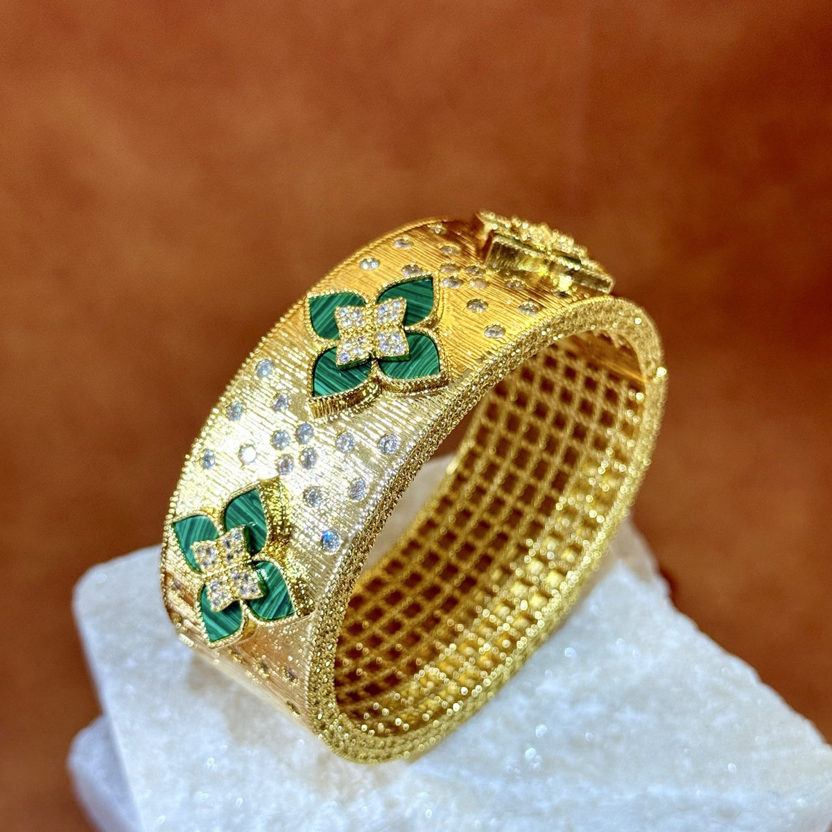 Vespera Enamel Clover Cuff Bracelet (Gold)