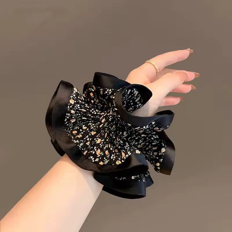 Zelle Scrunchie