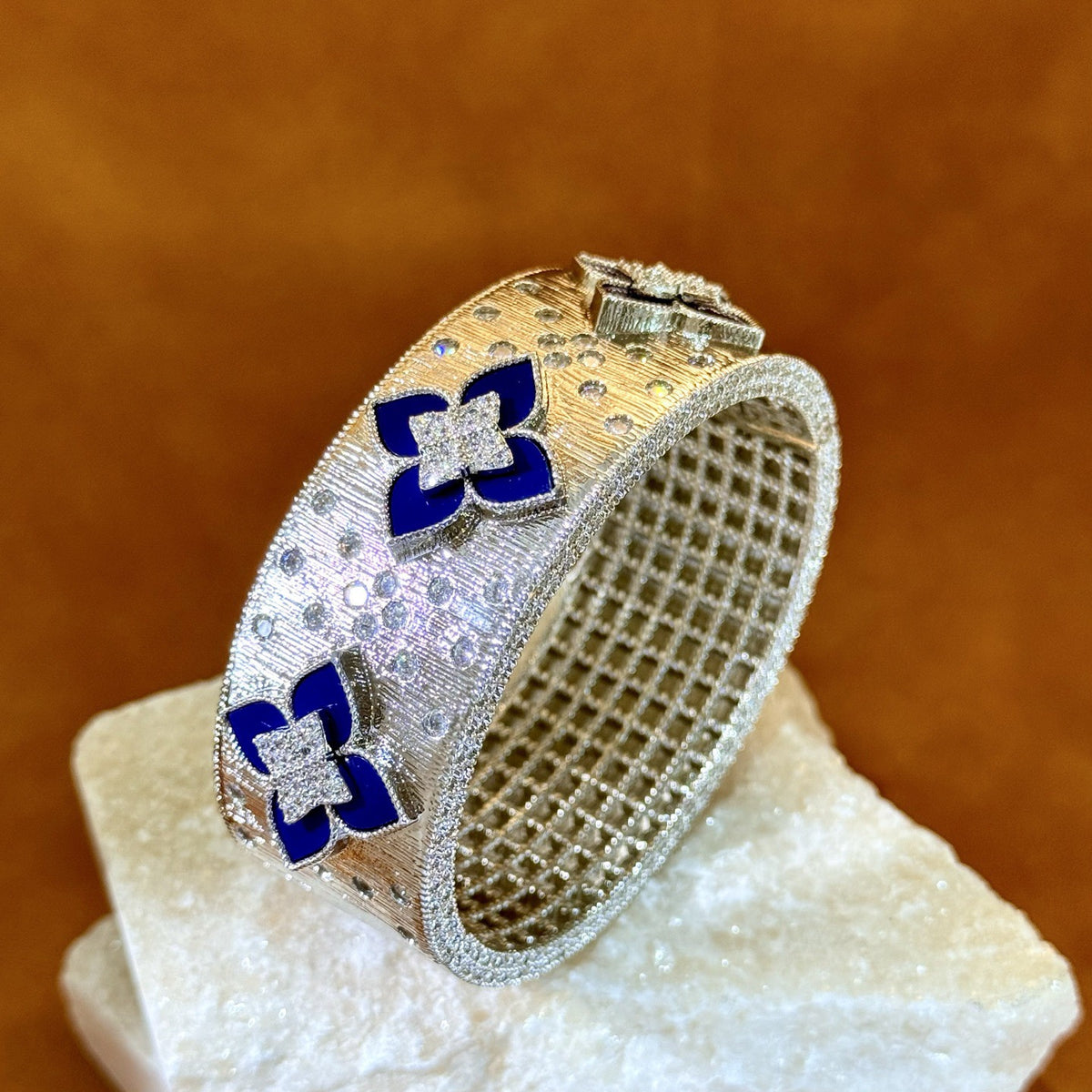 Vespera Enamel Clover Cuff Bracelet (Silver)