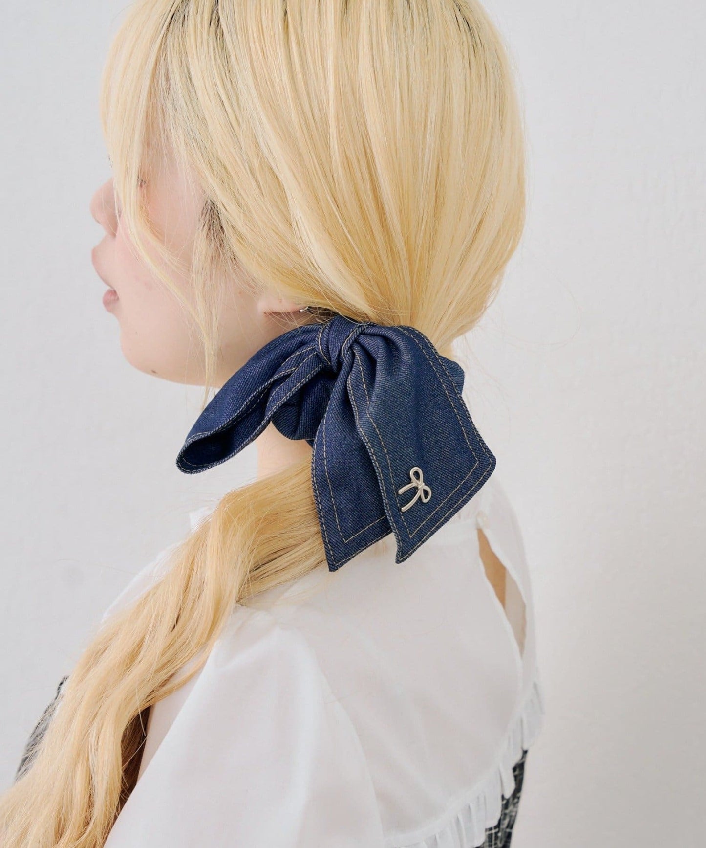 Velin Bow Scrunchie