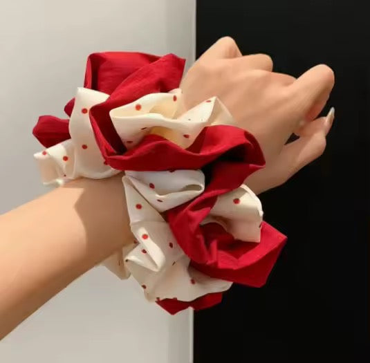 Lushly Scrunchie