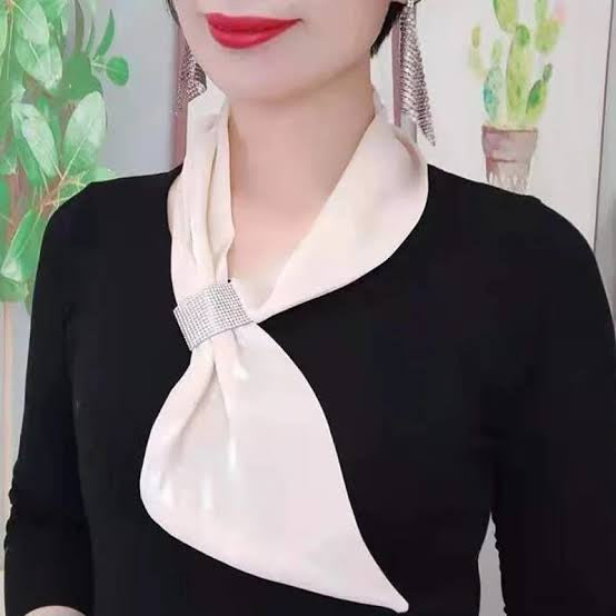 Arabelle Snow Collar Scarf