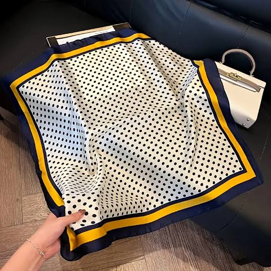 Avel Silk Scarf (90x90cms)
