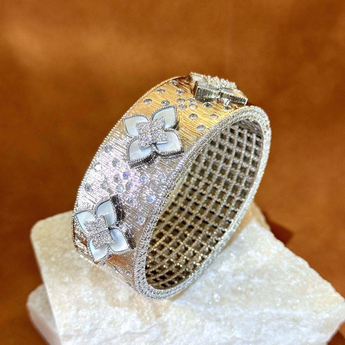 Vespera Enamel Clover Cuff Bracelet (Silver)