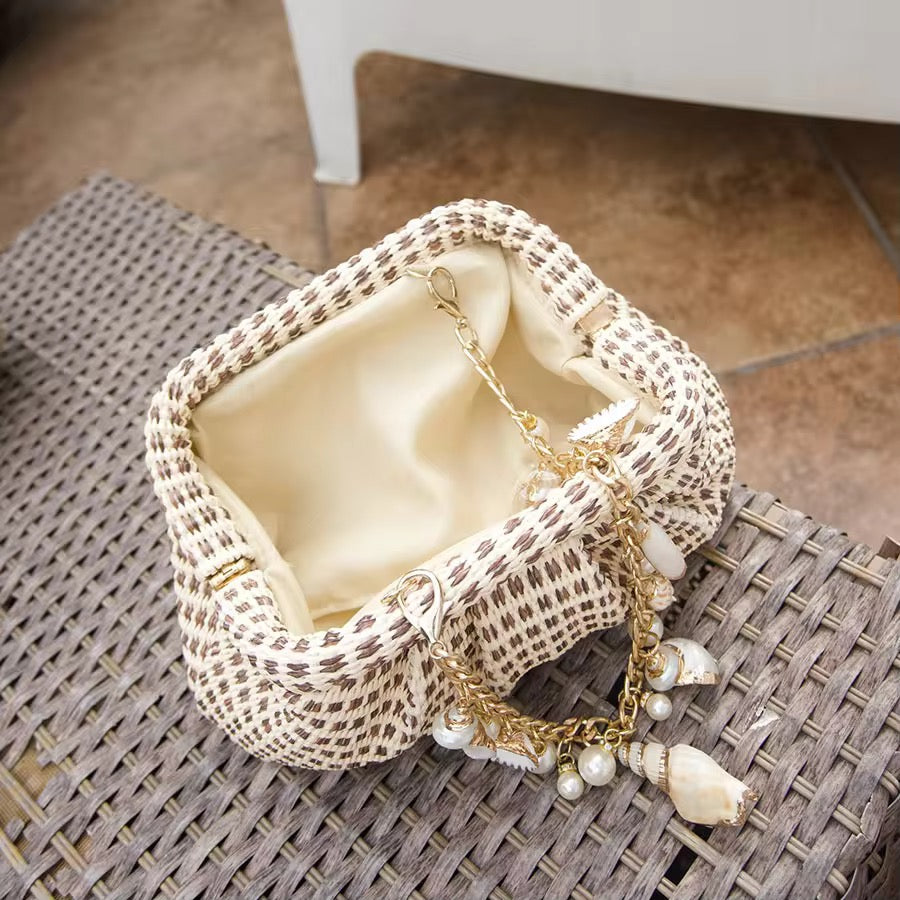 Ielora Evening Bag With Shell Chain
