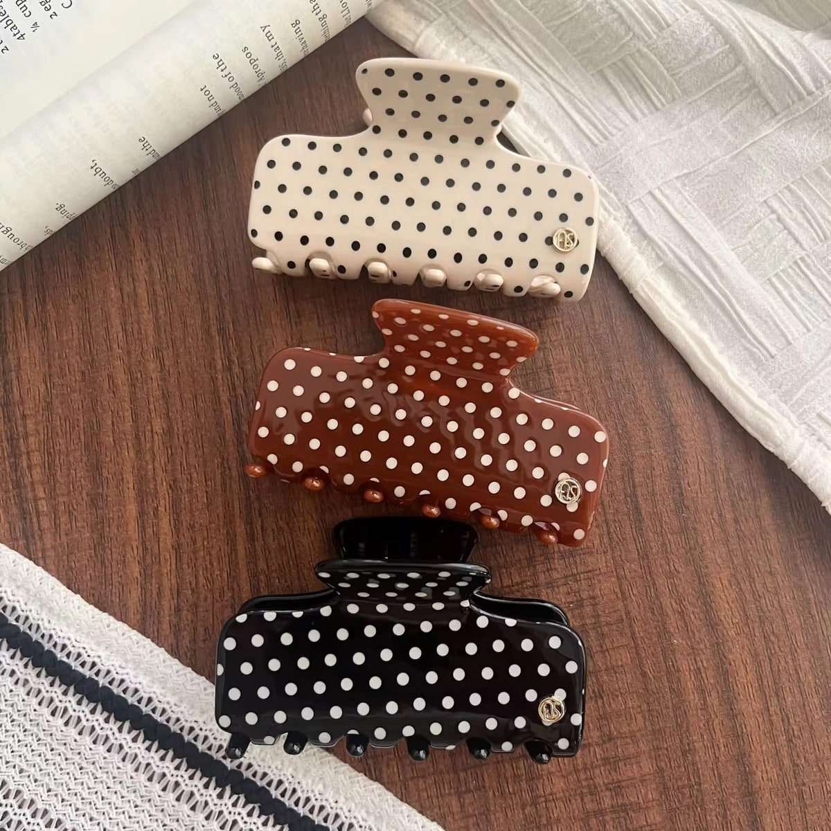 Dottie Square Claw Clip
