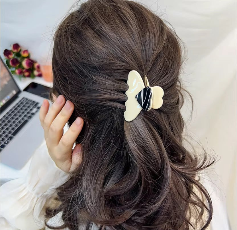 Meringue Claw Clip