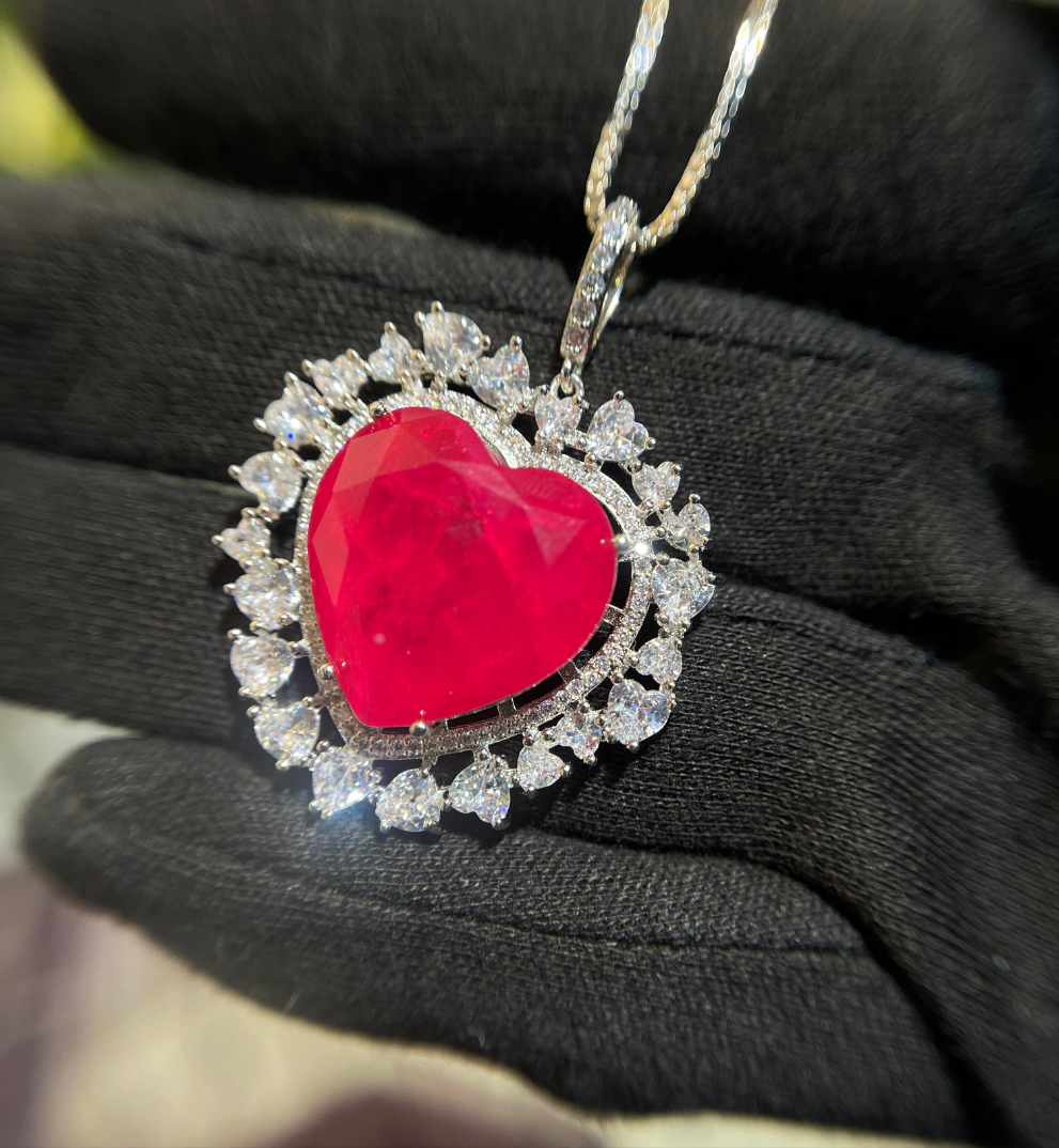 Heart of The Ocean Necklace – Vintage Velvet - Main Image