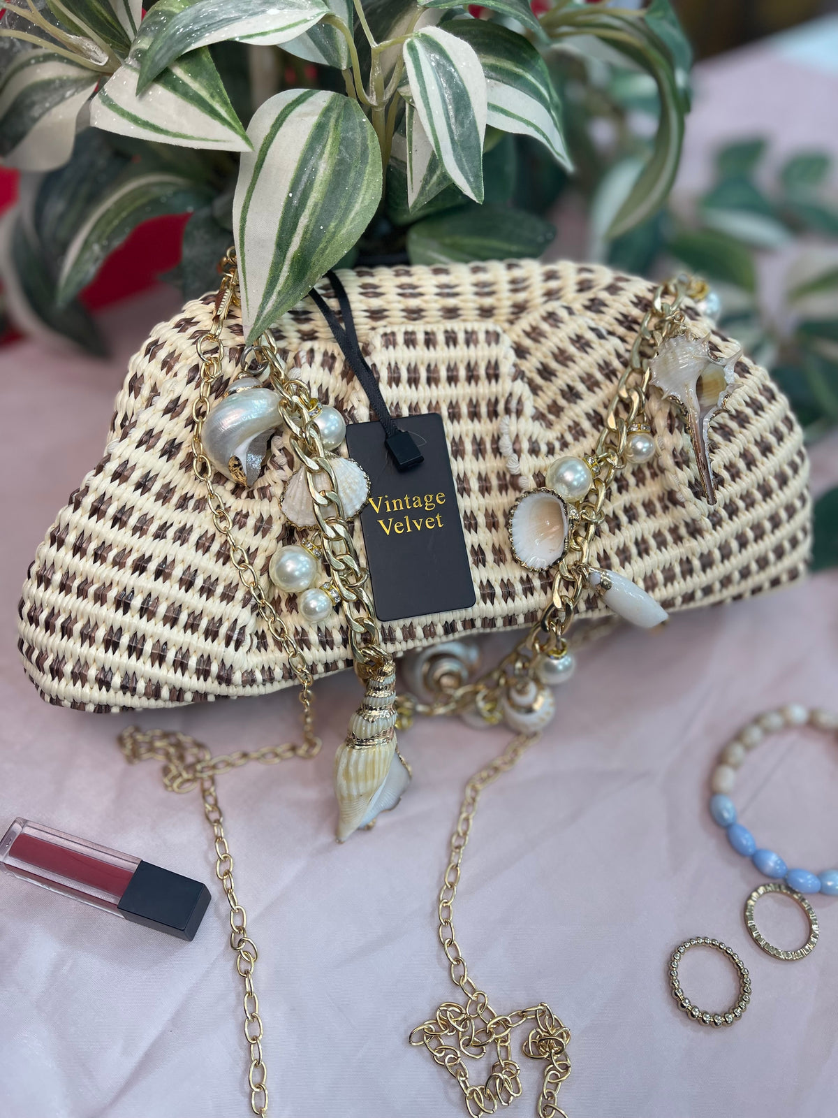 Ielora Evening Bag With Shell Chain