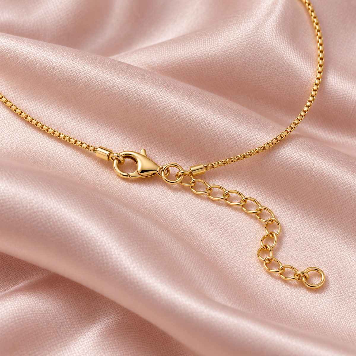 Solelle Round Pendant Necklace