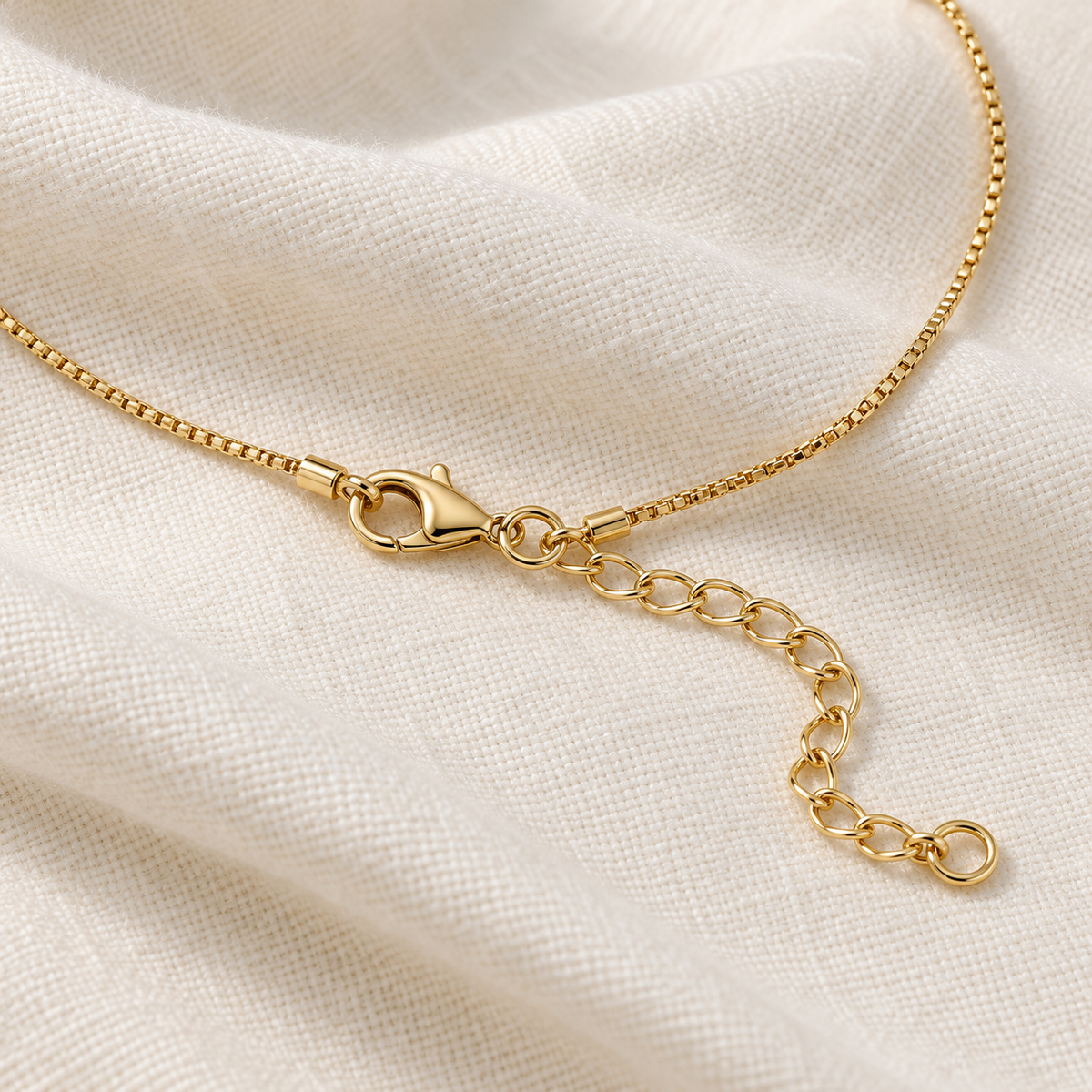 Solelle Round Pendant Necklace