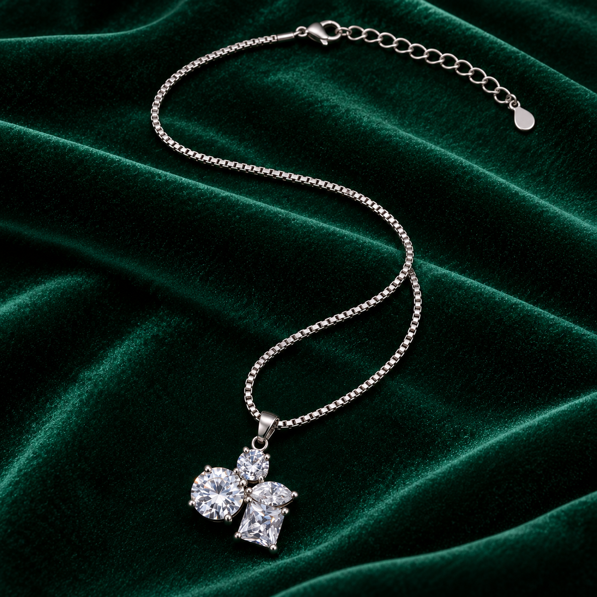 Lumielle Cluster Pendant Necklace