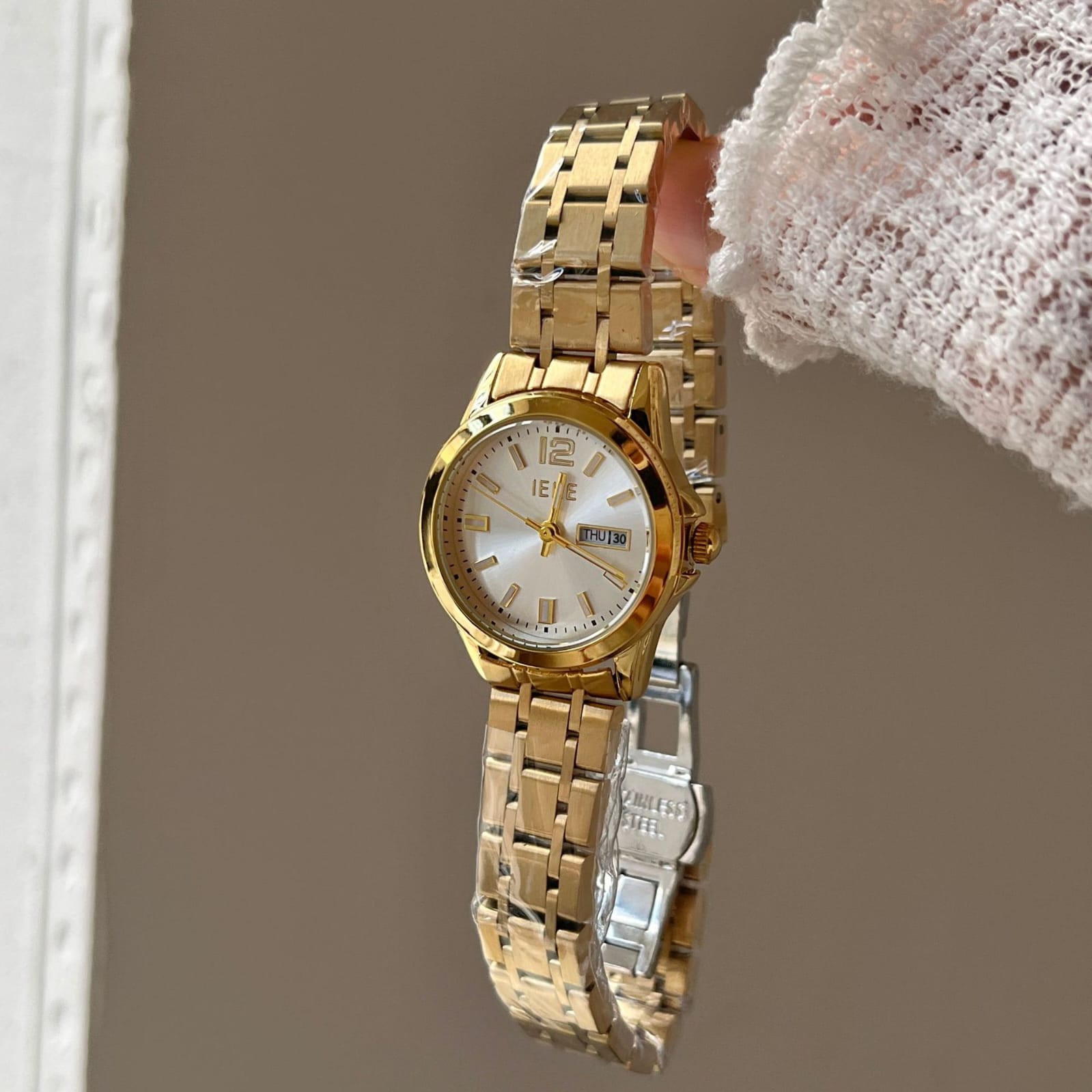 Auraya Ladies Wrist Watch (Gold)